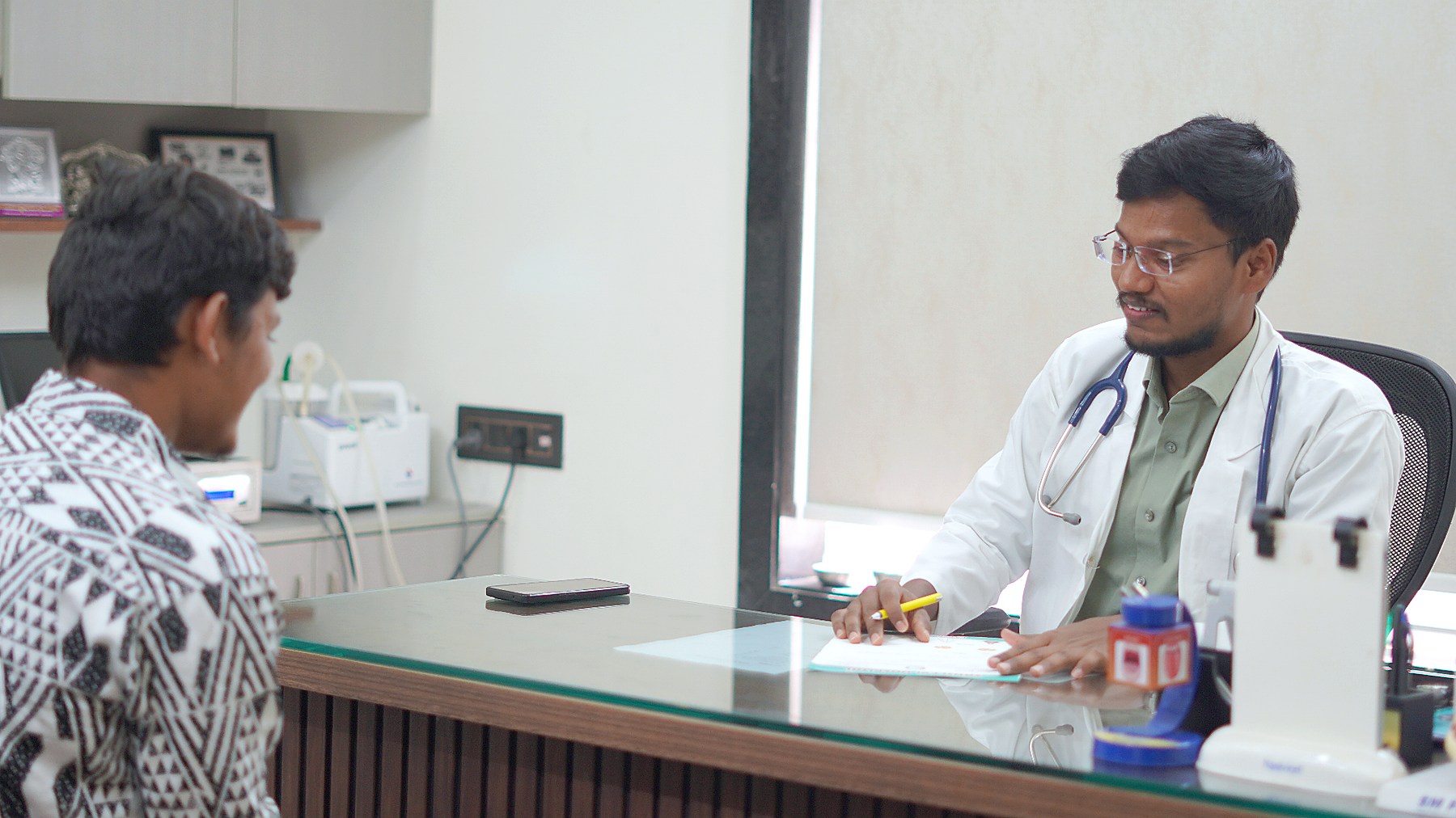 Dr. Suresh Neerudi — Consultant Physician, Diabetologist & Critical Care Specialist (photo 4)