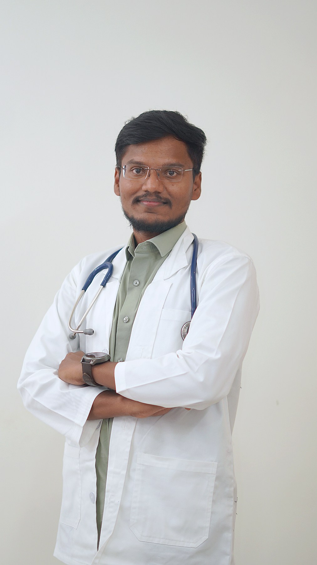 Dr. Suresh Neerudi — Consultant Physician, Diabetologist & Critical Care Specialist (photo 2)