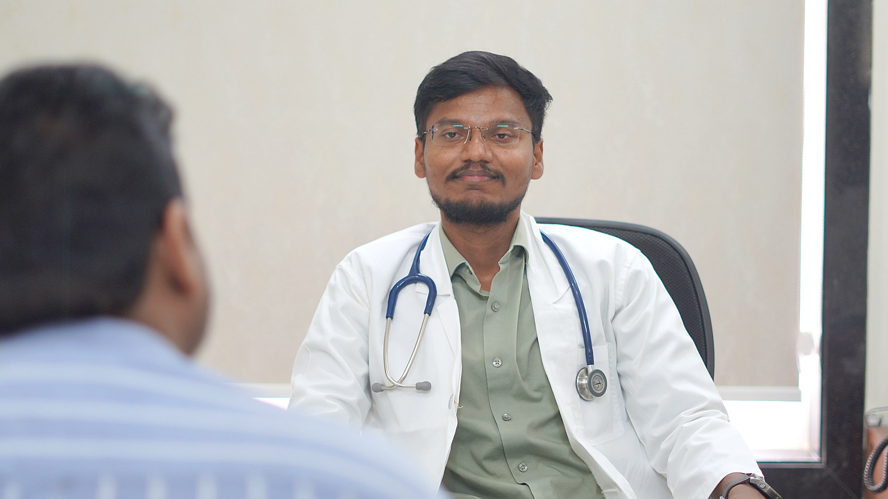 Dr. Suresh Neerudi — Consultant Physician, Diabetologist & Critical Care Specialist (photo 3)